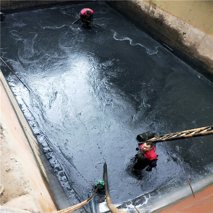 雄关区废水池清理