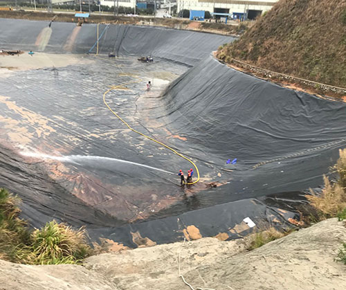 雄关区废水池清理